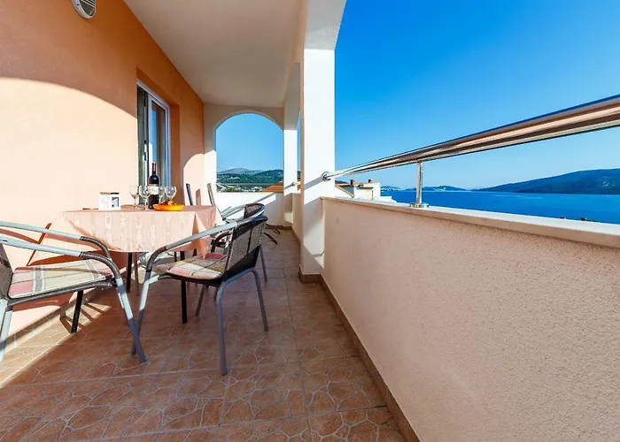 Apartment Iva Marina